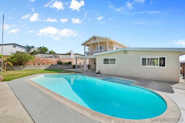 1173 Oasis Ave, Chula Vista CA: https://media.crmls.org/mediaz/90eb9f3d-414c-456b-aa62-f872d7037ab5.jpg