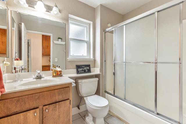 2013 Galloway Cmn, Livermore CA: https://media.crmls.org/mediaz/90ec7377-4301-469e-a456-351c1e07b850.jpg