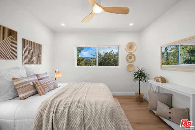 3260 Sagamore Way, Los Angeles CA: https://media.crmls.org/mediaz/90ec8137-a239-4292-9dc1-400048bbe504.jpg