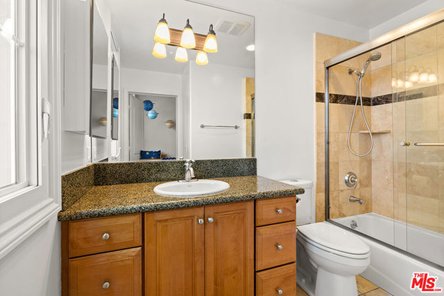 1601 S Bentley Avenue, Los Angeles CA: https://media.crmls.org/mediaz/90ec8d93-9354-4ad9-a117-e0533080077a.jpg