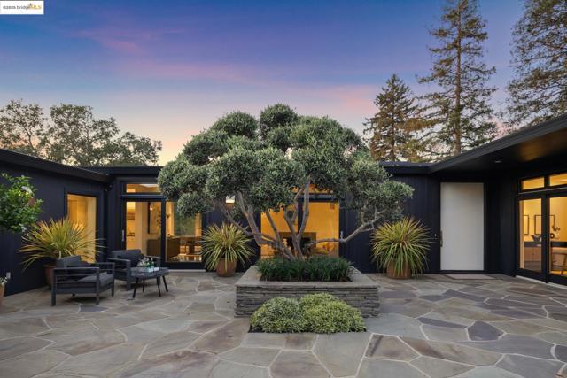 7 Requa Place, Piedmont CA: https://media.crmls.org/mediaz/90ece5c5-f9f5-43ef-8d39-3eb949cc4751.jpg