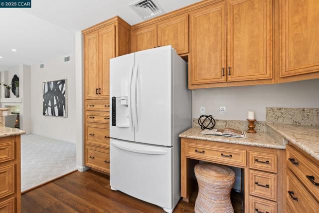 5920 Horsemans Canyon Dr, Walnut Creek CA: https://media.crmls.org/mediaz/90edeaf4-dd81-4e45-8b5f-45ed79d5a5da.jpg