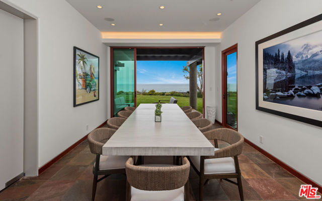 26720 Via Linda Street, Malibu CA: https://media.crmls.org/mediaz/90eed01b-0993-45d6-82b5-e9f6d9744bf8.jpg