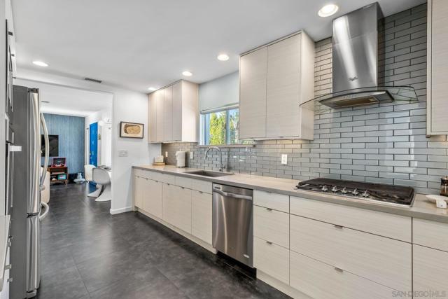 133 W San Carlos Road, Palm Springs CA: https://media.crmls.org/mediaz/90ef0cb6-9af5-41e2-af30-56426c0e70f0.jpg