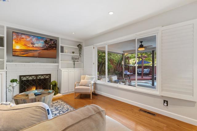 166 Ramona Rd, Danville CA: https://media.crmls.org/mediaz/90ef4348-aada-4eb2-a6ce-ae1d33fb0f6b.jpg