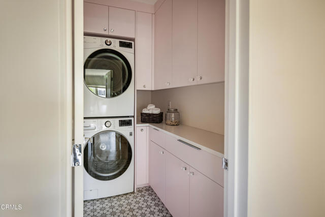 2755 E California Boulevard, Pasadena CA: https://media.crmls.org/mediaz/90ef778d-ff4f-4788-9174-288b90a9feac.jpg