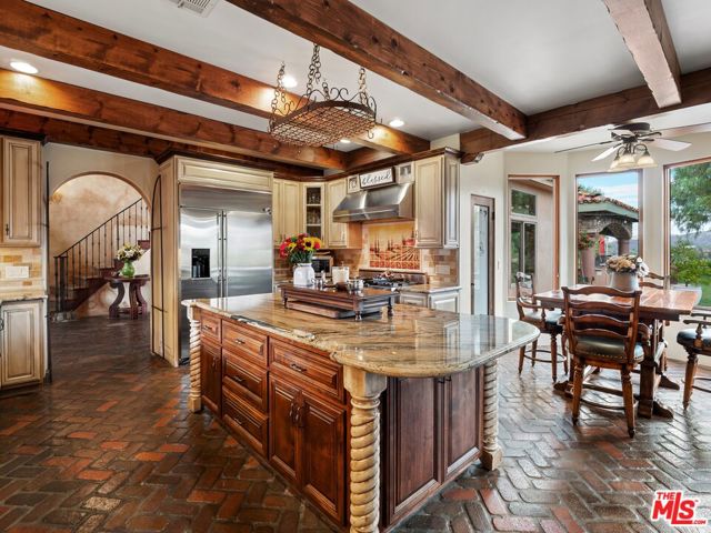 27023 Rolling Hills Avenue, Canyon Country CA: https://media.crmls.org/mediaz/90f13b2d-652f-4a6e-b7e6-5ee916655f72.jpg