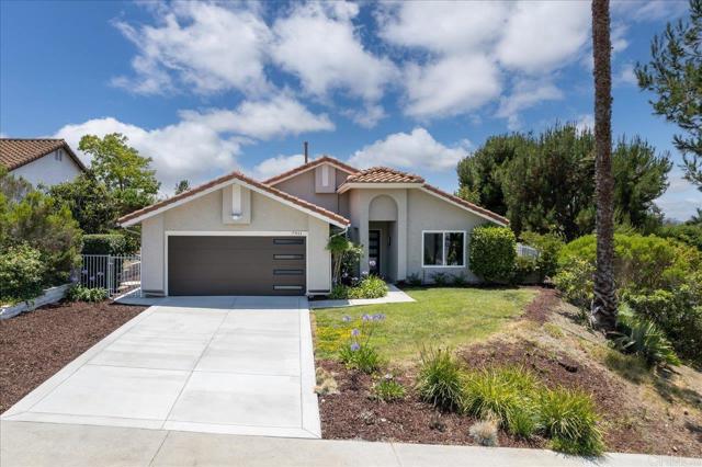 7911 Terraza Disoma, Carlsbad CA: https://media.crmls.org/mediaz/90f1c026-5981-41d3-a5c8-c5acda1b5837.jpg