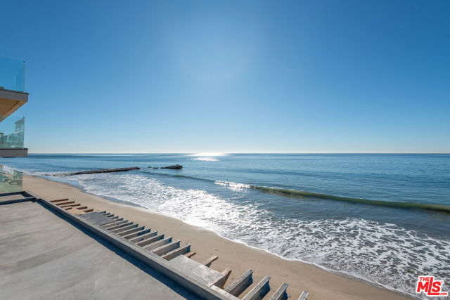 25306 Malibu Road, Malibu CA: https://media.crmls.org/mediaz/90f1f70b-318d-44c1-96ad-0592fb49d960.jpg