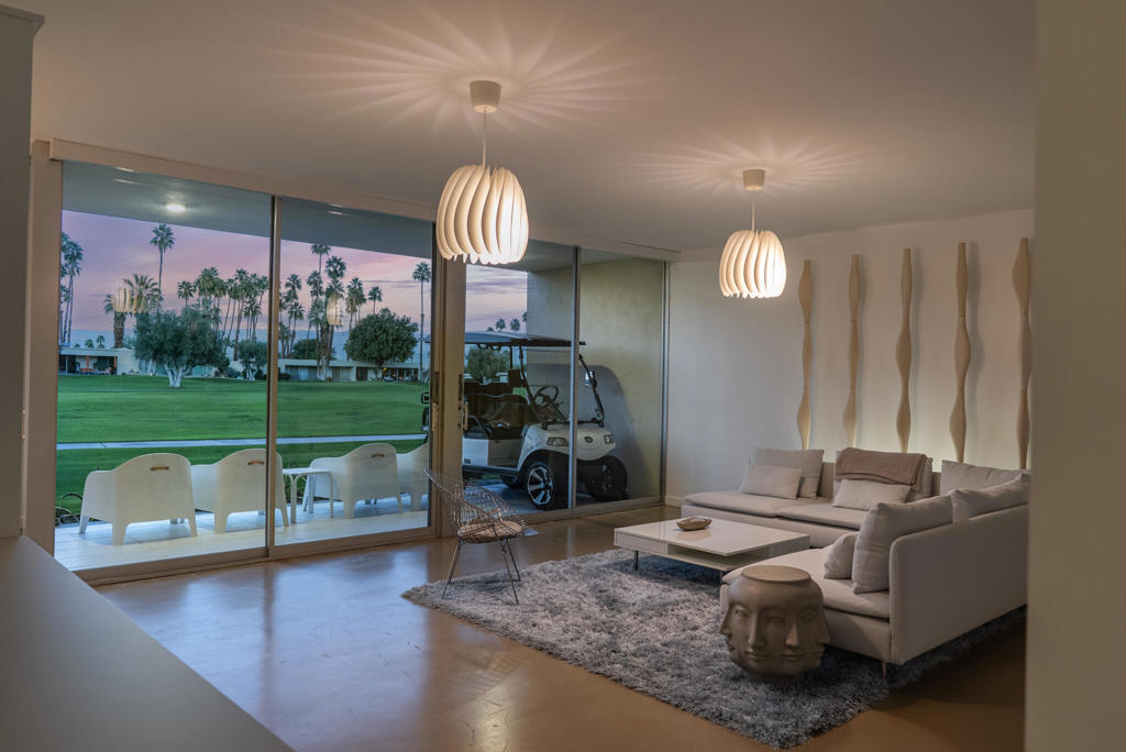 407 Desert Lakes Drive