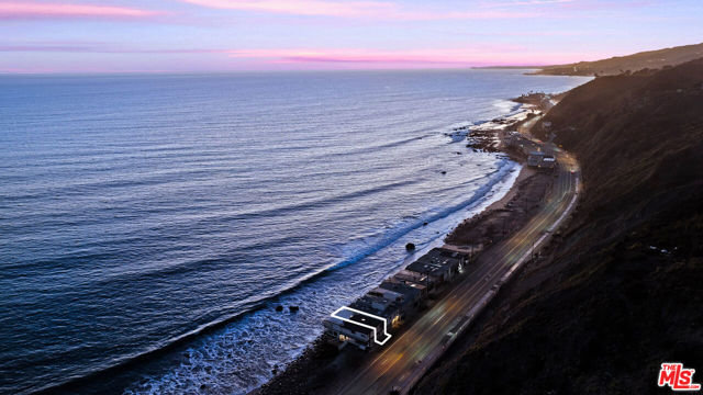 20438 Pacific Coast Highway, Malibu CA: https://media.crmls.org/mediaz/90f3d4bd-15df-4233-a215-19e4a51dadd6.jpg