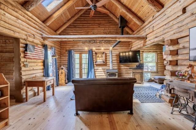 4101 San Juan Canyon Road, San Juan Bautista CA: https://media.crmls.org/mediaz/90f4136b-289d-4b7e-afb0-5aca5567efae.jpg