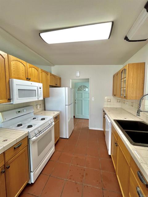 Detail Gallery Image 4 of 19 For 602 Farview St, El Cajon,  CA 92021 - 4 Beds | 2 Baths