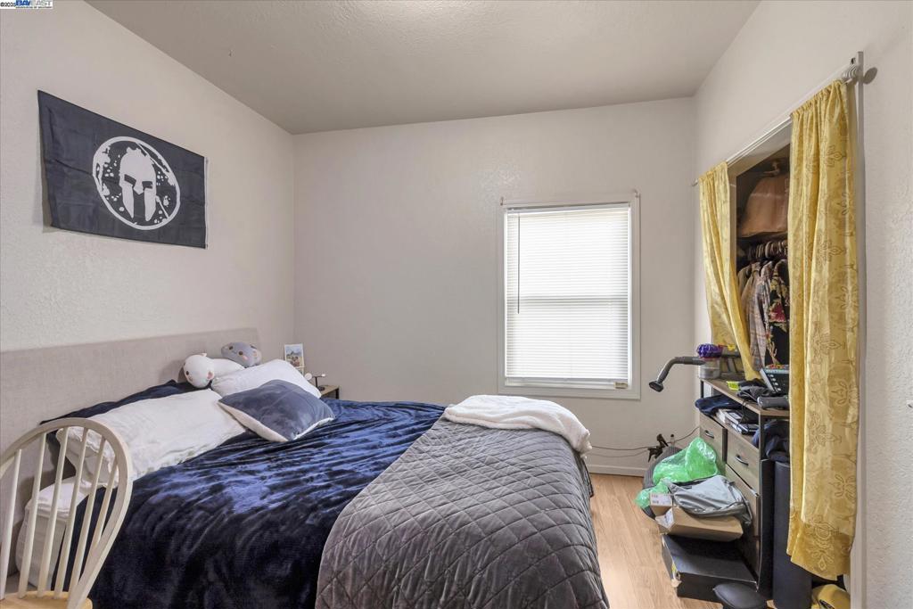 https://media.crmls.org/mediaz/90f592ce-5d8a-4c14-980c-6f2cae6e20ca.jpg?preset=X-Large