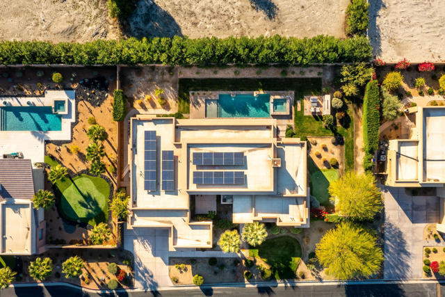 15 Via Montagna, Rancho Mirage CA: https://media.crmls.org/mediaz/90f63d12-3daf-4be8-8776-11afa3beae18.jpg