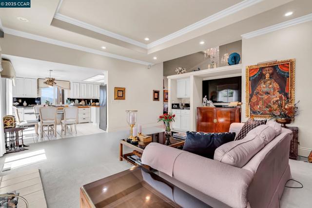 117 Alta Mesa Ct, Moraga CA: https://media.crmls.org/mediaz/90f65e37-5dbf-4704-b31a-ad6fe4a56b54.jpg