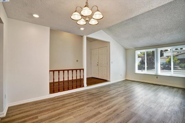 3432 Barmouth Dr, Antioch CA: https://media.crmls.org/mediaz/90f691b1-59b7-4739-86e9-9231eb689e18.jpg