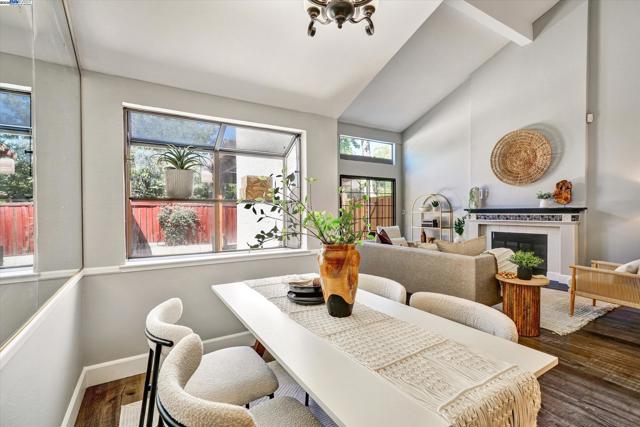 4374 Valley Ave, Pleasanton CA: https://media.crmls.org/mediaz/90f7ea8e-3f13-45f4-9f6a-a778f8925dfd.jpg