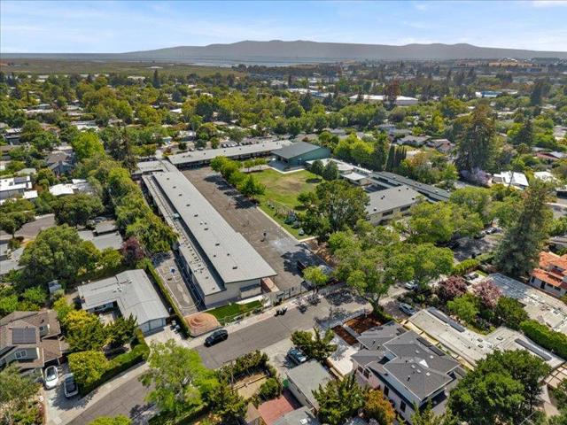 883 Rorke Way, Palo Alto CA: https://media.crmls.org/mediaz/90f822cd-2707-42b2-b12a-97c3a9d89938.jpg
