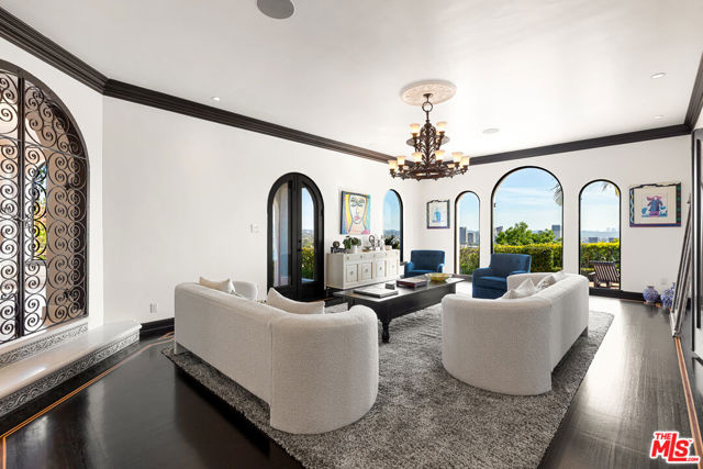 330 Kempton Road, Glendale CA: https://media.crmls.org/mediaz/90f8b772-dcce-42e1-b028-8f5bce420a1b.jpg
