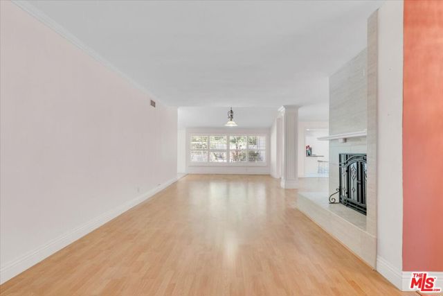 23264 Calvert Street, Woodland Hills CA: https://media.crmls.org/mediaz/90f8b9f1-96ee-49e8-ab5a-5cb478855018.jpg