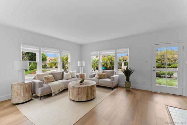 503 Rosemont St, La Jolla CA: https://media.crmls.org/mediaz/90f92cf4-52cb-478a-a179-d8b2e69b1616.jpg