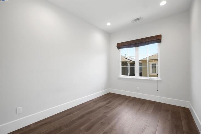 184 Stevenson Blvd, Fremont CA: https://media.crmls.org/mediaz/90f94bfa-fab5-466d-ab14-476185b2b57a.jpg
