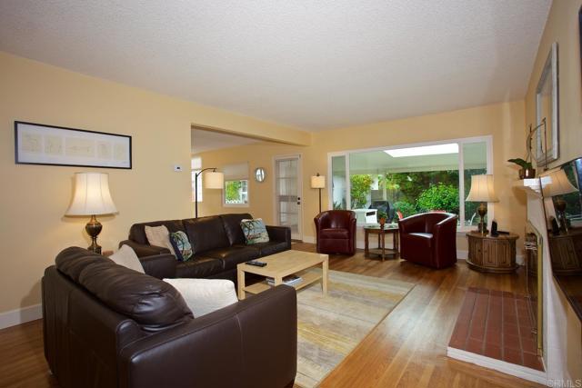 Detail Gallery Image 3 of 12 For 621 Country Club Lane, Coronado,  CA 92118 - 4 Beds | 3 Baths