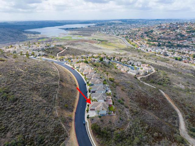 10394 Valley Waters Dr, Spring Valley CA: https://media.crmls.org/mediaz/90f9fdff-2146-4ccb-ad08-c56d46d5f04c.jpg