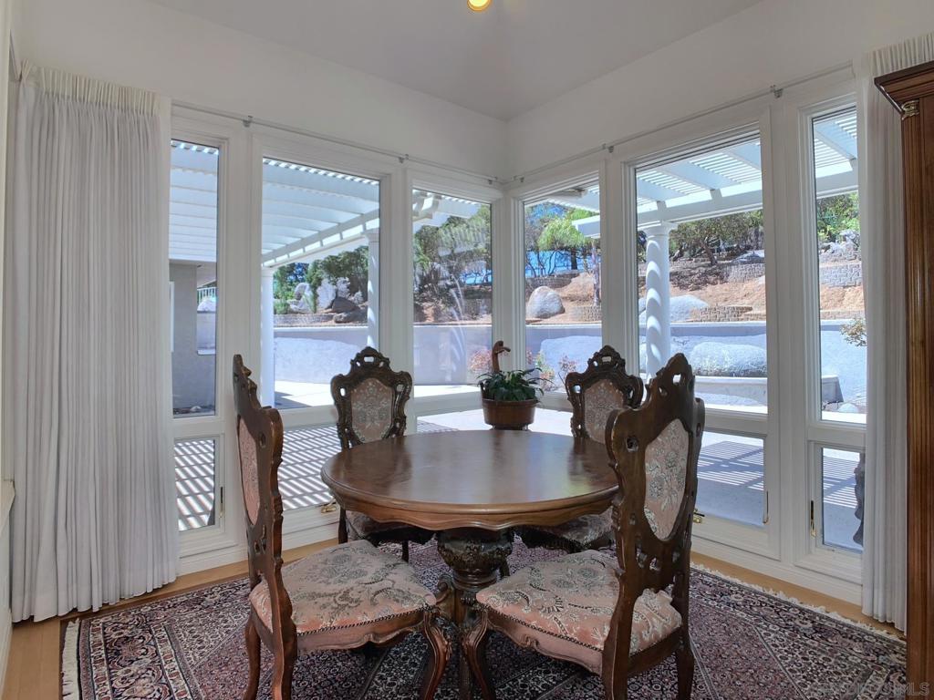 MLS #250034393SD img 21