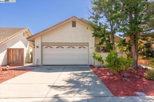 32948 Soquel St, Union City CA: https://media.crmls.org/mediaz/90fa960a-5567-41ae-b60c-12d17a518e33.jpg