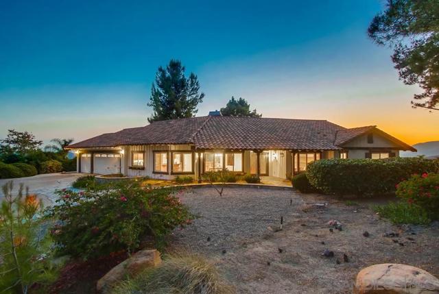 14442 Ranch Trail Drive, El Cajon CA: https://media.crmls.org/mediaz/90fb6c3c-eee5-437e-80a8-641ceee97e36.jpg