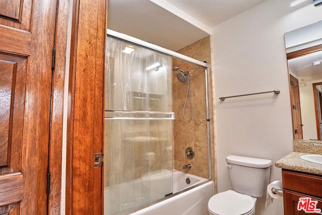 1401 S St Andrews Place, Los Angeles CA: https://media.crmls.org/mediaz/90fb6f03-ac60-4455-954f-8a4d7f929f9f.jpg