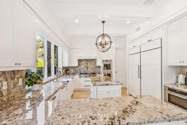 7345 Vista Rancho Ct, Rancho Santa Fe CA: https://media.crmls.org/mediaz/90fbaa42-df52-4c52-82dd-d1e724cca718.jpg