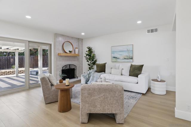 12880 War Horse St, San Diego CA: https://media.crmls.org/mediaz/90fc3b9f-2885-4c18-a405-57392cb776c7.jpg