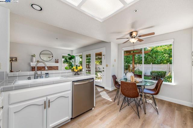 847 Dana Cir, Livermore CA: https://media.crmls.org/mediaz/90fc4ff8-6210-4a2e-8e11-8d0d473fb252.jpg