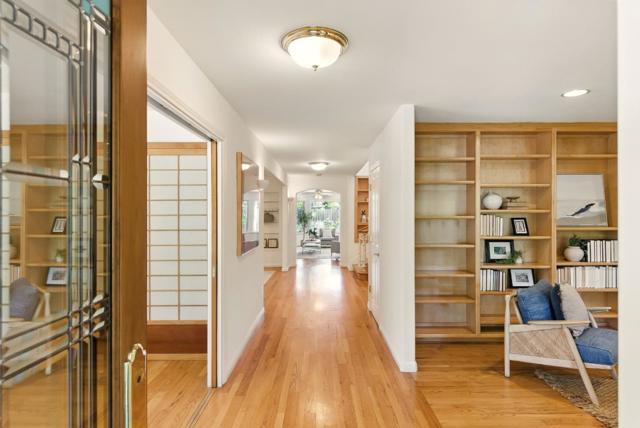 41 Regent Place, Palo Alto CA: https://media.crmls.org/mediaz/90fc5b0e-4b0a-4d75-a280-7307debf7385.jpg