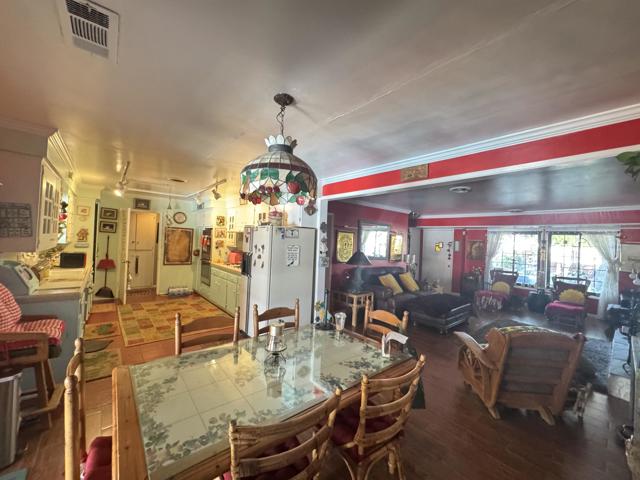 7585 Joshua Lane, Yucca Valley CA: https://media.crmls.org/mediaz/90fc712a-67a2-4b3f-9549-d63afeb473e0.jpg