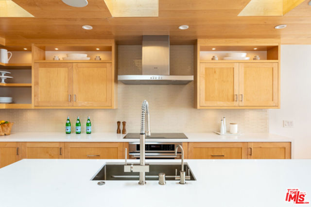 11950 BEACH CLUB Way, Malibu CA: https://media.crmls.org/mediaz/90fc9c9b-12e0-4439-a282-64c8678cfbd0.jpg