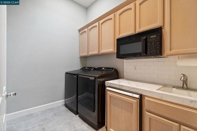 2550 E Jenny Ave, Fresno CA: https://media.crmls.org/mediaz/90fcad0a-0c00-46f4-aadd-4babe6ab9fdb.jpg
