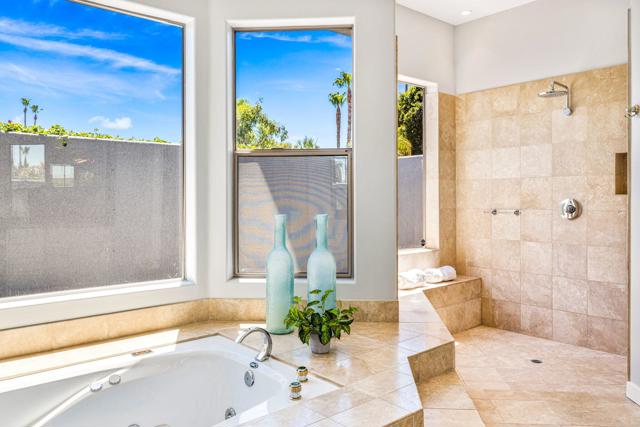 28 Clancy Lane S Lane, Rancho Mirage CA: https://media.crmls.org/mediaz/90fce72b-6af7-47ff-b9be-9bae3702cc66.jpg