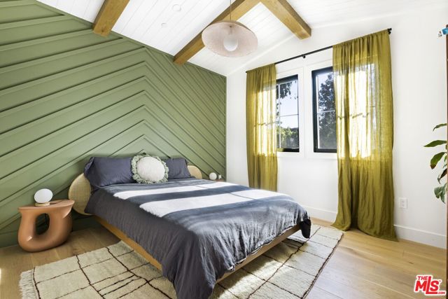 6310 Mirror Lake Drive, Los Angeles CA: https://media.crmls.org/mediaz/90fe6998-7017-454b-a7d2-73869dbc505f.jpg