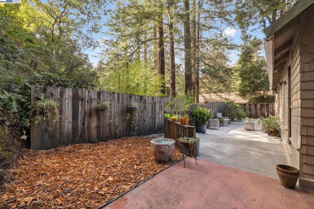 11349 Alameda Ave, Brookdale CA: https://media.crmls.org/mediaz/90fe9df8-5dfc-4e03-9f86-8e0b7226c44e.jpg