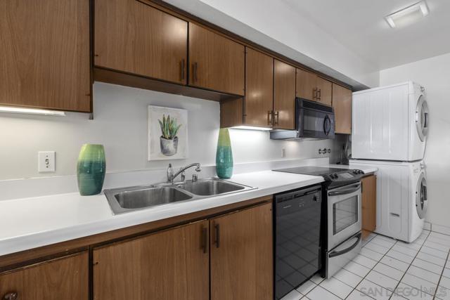 2600 TORRY PINES RD. #B27, La Jolla CA: https://media.crmls.org/mediaz/90ff316c-7a05-4a53-afa3-4a246322e830.jpg
