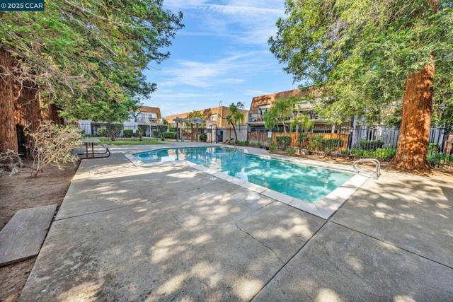 3641 Clayton Rd, Concord CA: https://media.crmls.org/mediaz/90ff35f0-924f-4f6f-8f64-d109b689d5de.jpg