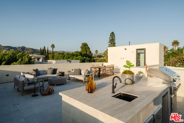 819 N Ogden Drive, Los Angeles CA: https://media.crmls.org/mediaz/90ff816b-a338-476c-8c02-a87096bfeeaa.jpg