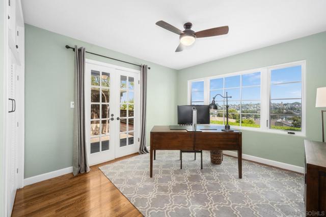 3733 La Cresta Dr, San Diego CA: https://media.crmls.org/mediaz/90fff545-e361-46f5-ac8b-030ab3947d9f.jpg
