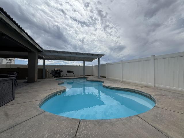 401 Sage Brush Street, Blythe CA: https://media.crmls.org/mediaz/910017c3-8d10-4131-b81a-8393ce2a536f.jpg