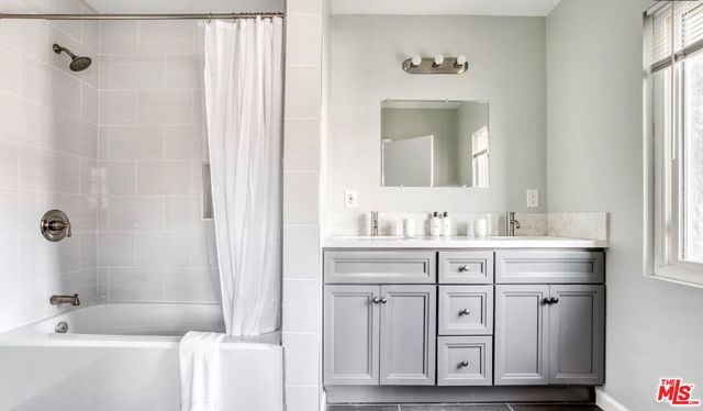 8100 W 83rd Street, Playa del Rey CA: https://media.crmls.org/mediaz/9100f836-ef04-4c5a-a6f2-7e4a0ef9ef6a.jpg