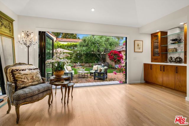 305 E Islay Street, Santa Barbara CA: https://media.crmls.org/mediaz/9100fa83-0bce-4626-a866-8b536ee0d1cc.jpg